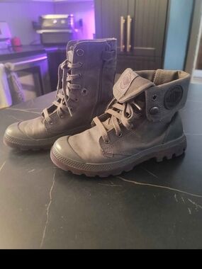 Palladium Fold-Down Combat Boots in gray Leather Size 7